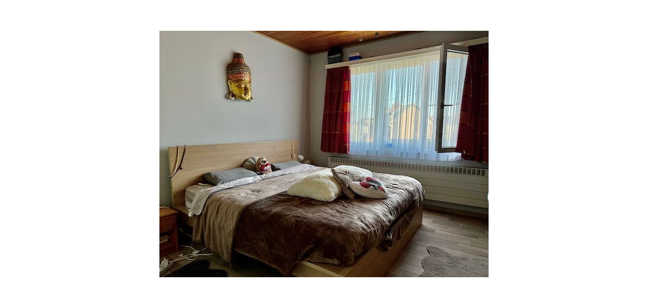 RUSTIG GELEGEN HOB IN RESIDENTIËLE WIJK, 3 SLAAPKAMERS, TUIN & GARAGE