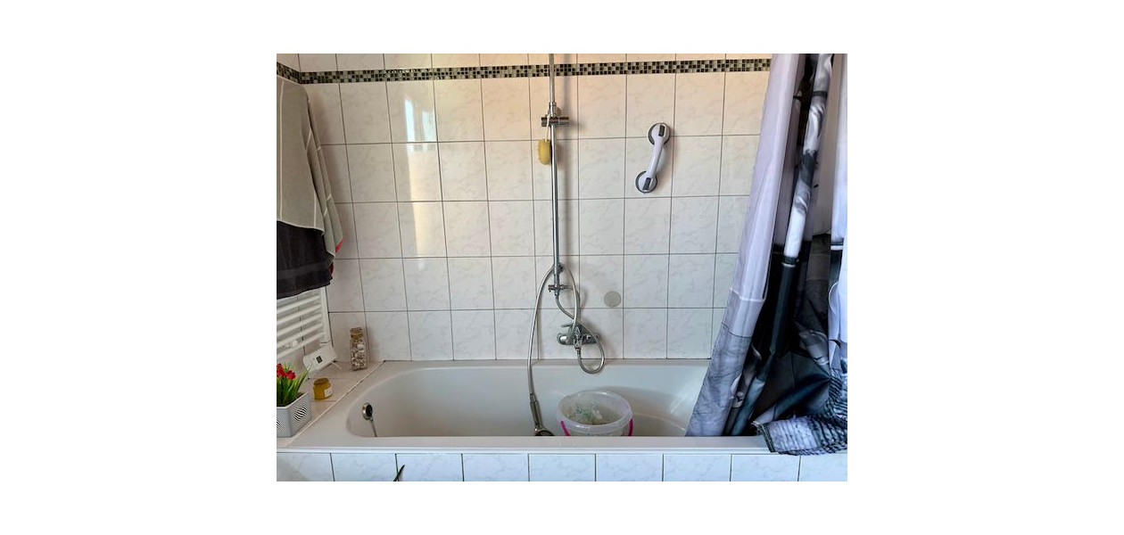 RUSTIG GELEGEN HOB IN RESIDENTIËLE WIJK, 3 SLAAPKAMERS, TUIN & GARAGE