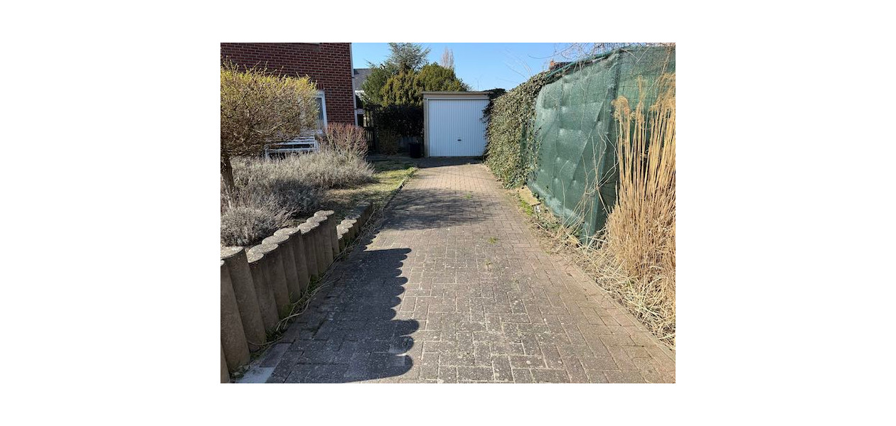 RUSTIG GELEGEN HOB IN RESIDENTIËLE WIJK, 3 SLAAPKAMERS, TUIN & GARAGE