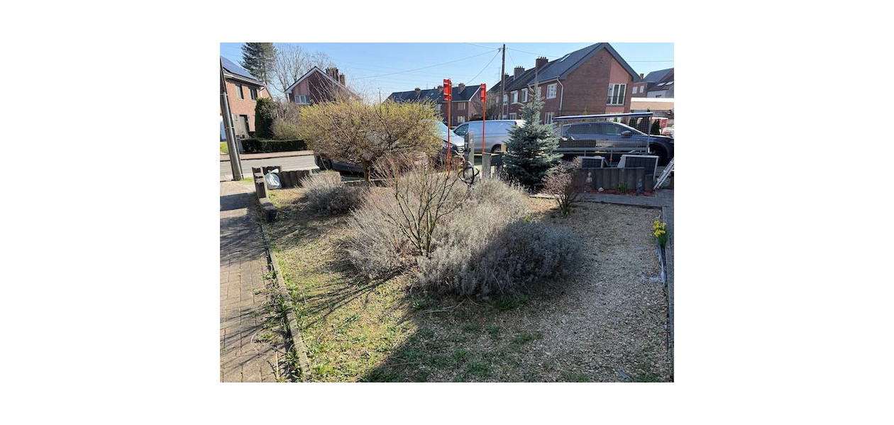 RUSTIG GELEGEN HOB IN RESIDENTIËLE WIJK, 3 SLAAPKAMERS, TUIN & GARAGE