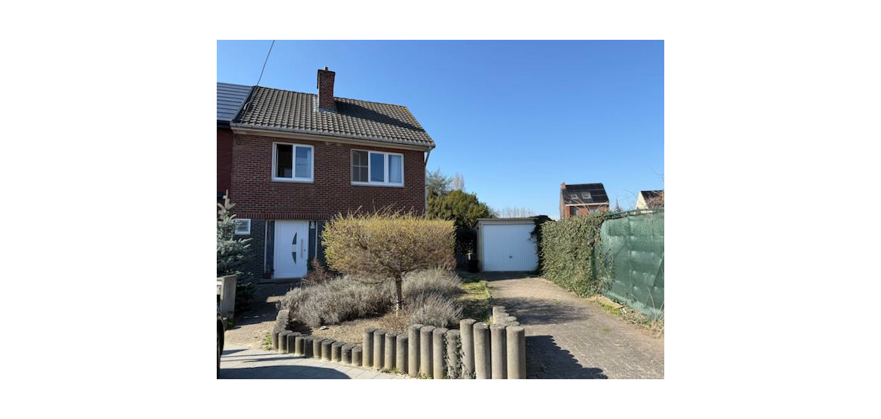 RUSTIG GELEGEN HOB IN RESIDENTIËLE WIJK, 3 SLAAPKAMERS, TUIN & GARAGE