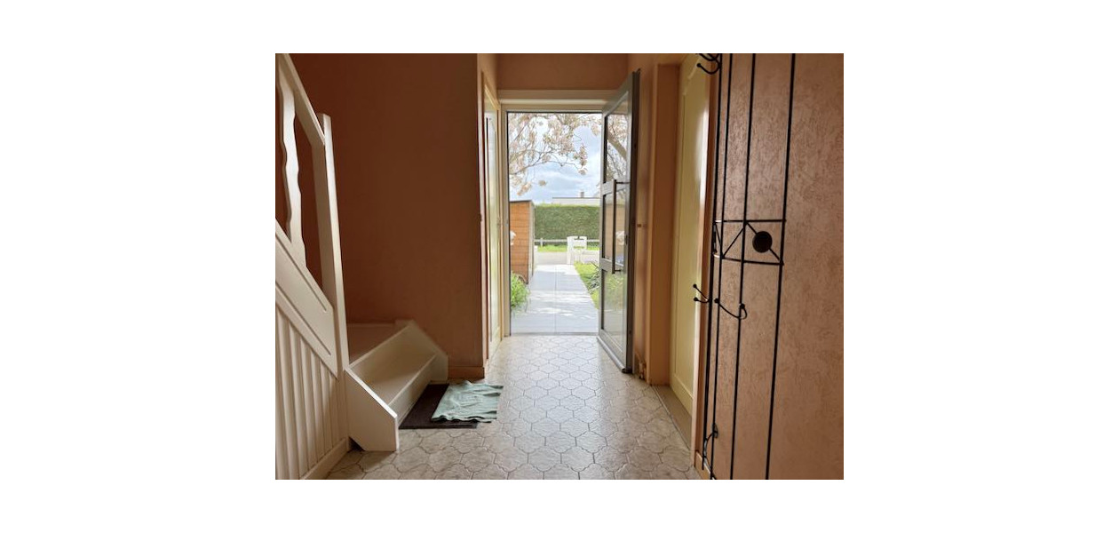 RUSTIG EN RESIDENTIEEL GELEGEN FAMILIALE WONING - 3 SLPKMRS - TUIN