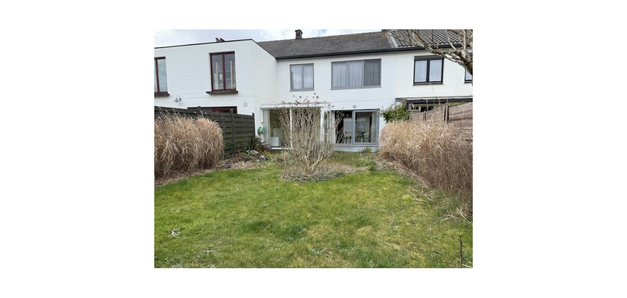 RUSTIG EN RESIDENTIEEL GELEGEN FAMILIALE WONING - 3 SLPKMRS - TUIN