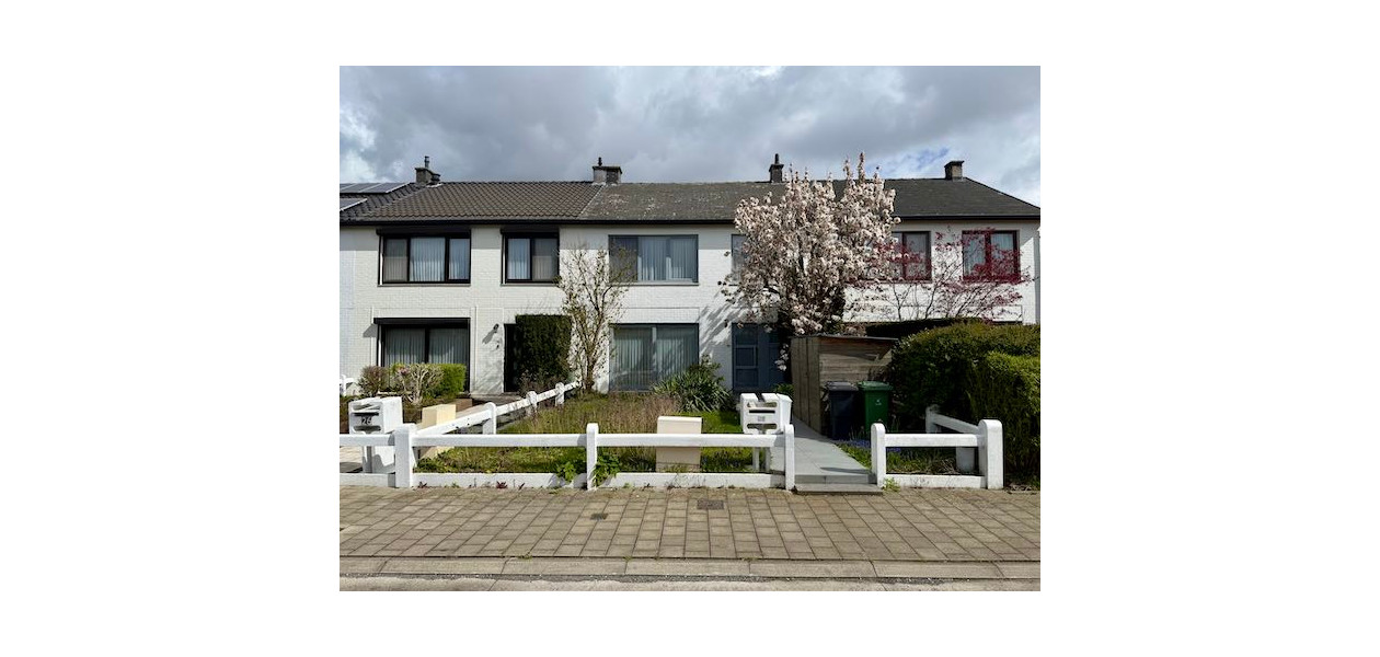 RUSTIG EN RESIDENTIEEL GELEGEN FAMILIALE WONING - 3 SLPKMRS - TUIN