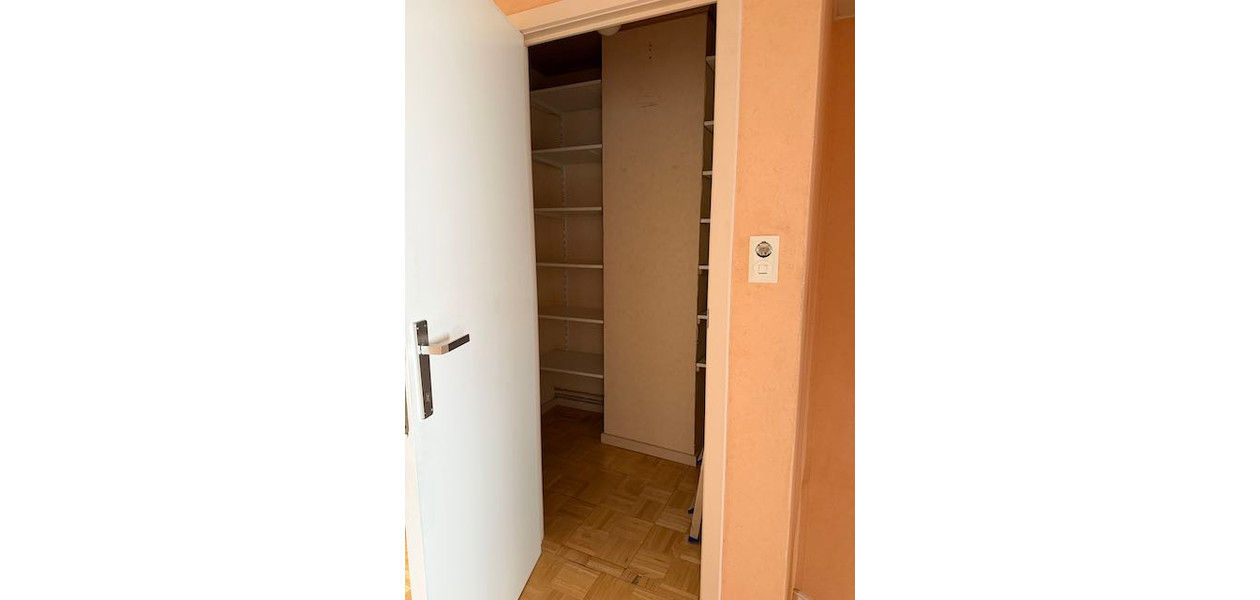 RUSTIG EN RESIDENTIEEL GELEGEN FAMILIALE WONING - 3 SLPKMRS - TUIN