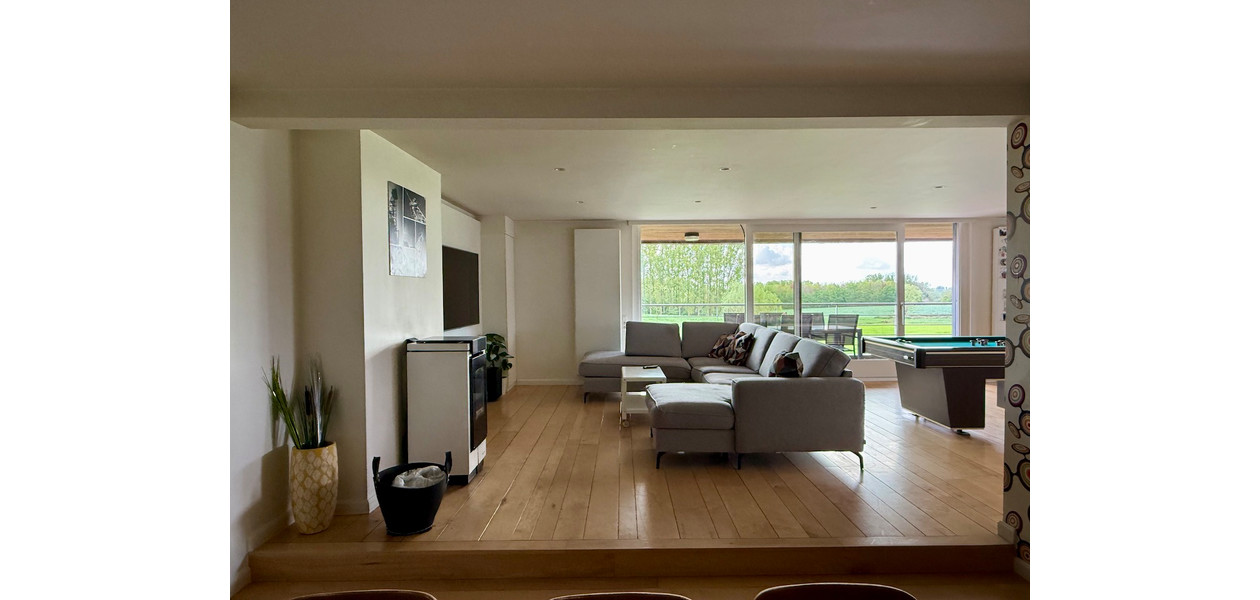 VILLA MODERNE RÉNOVÉE, 4 CHAMBRES, ATELIER , IMMENSE JARDIN