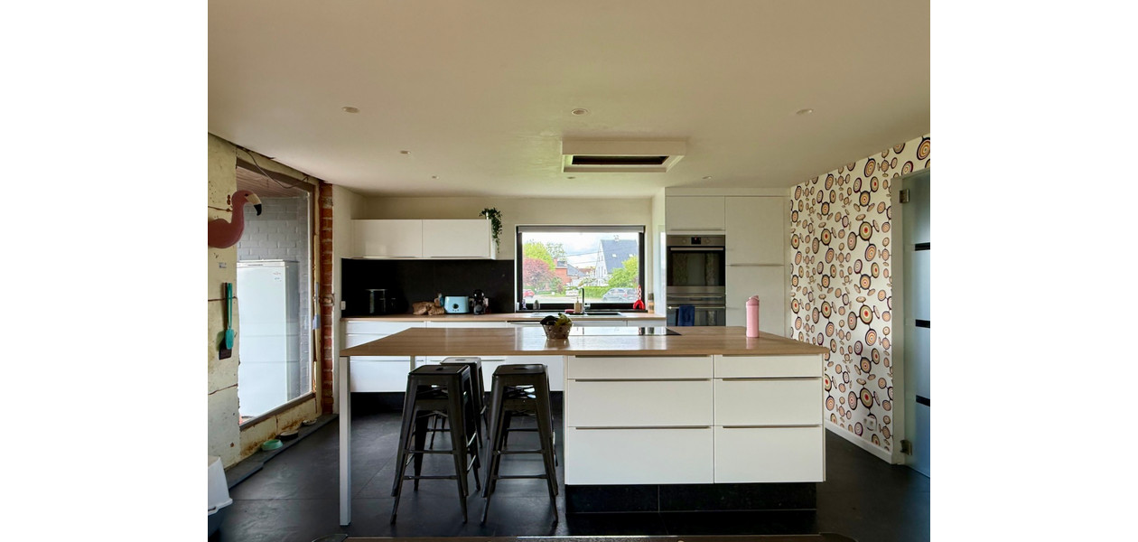 VILLA MODERNE RÉNOVÉE, 4 CHAMBRES, ATELIER , IMMENSE JARDIN