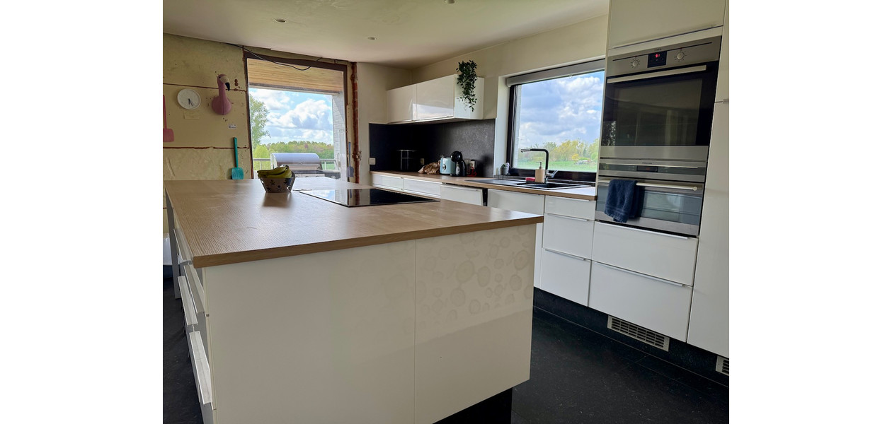 VILLA MODERNE RÉNOVÉE, 4 CHAMBRES, ATELIER , IMMENSE JARDIN