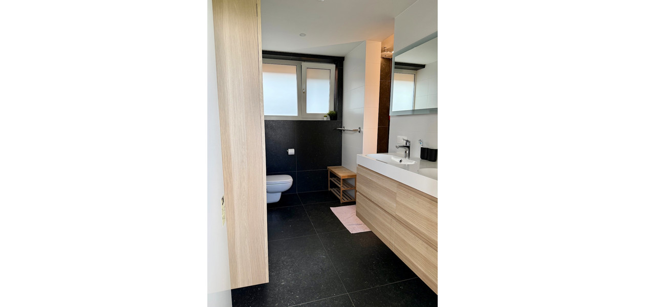 VILLA MODERNE RÉNOVÉE, 4 CHAMBRES, ATELIER , IMMENSE JARDIN