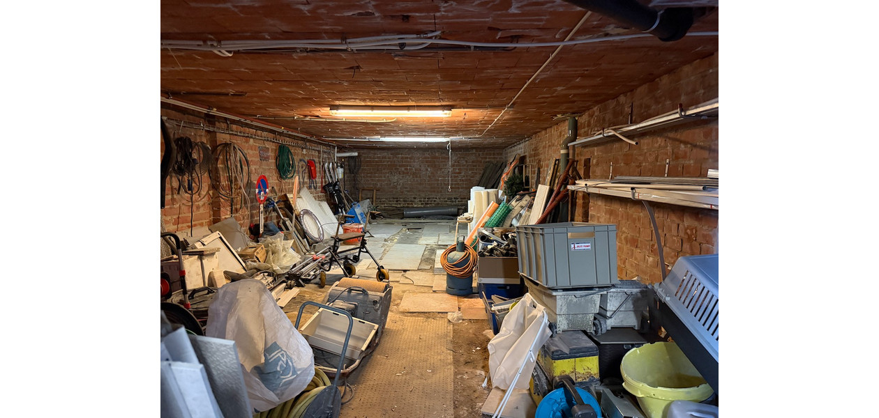 VILLA MODERNE RÉNOVÉE, 4 CHAMBRES, ATELIER , IMMENSE JARDIN