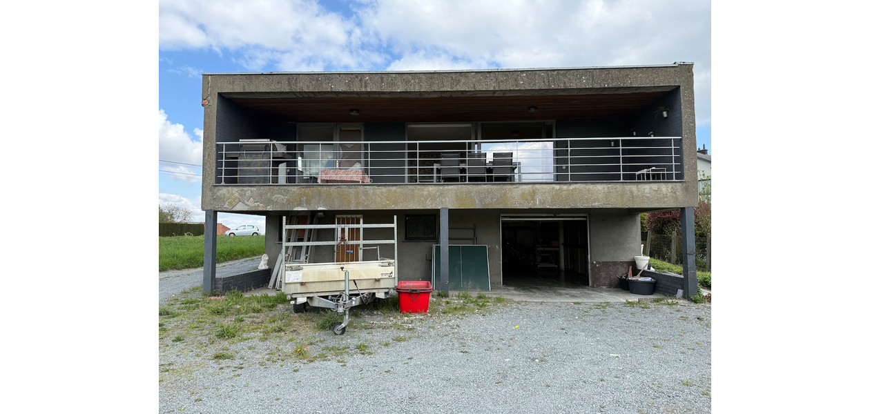 VILLA MODERNE RÉNOVÉE, 4 CHAMBRES, ATELIER , IMMENSE JARDIN