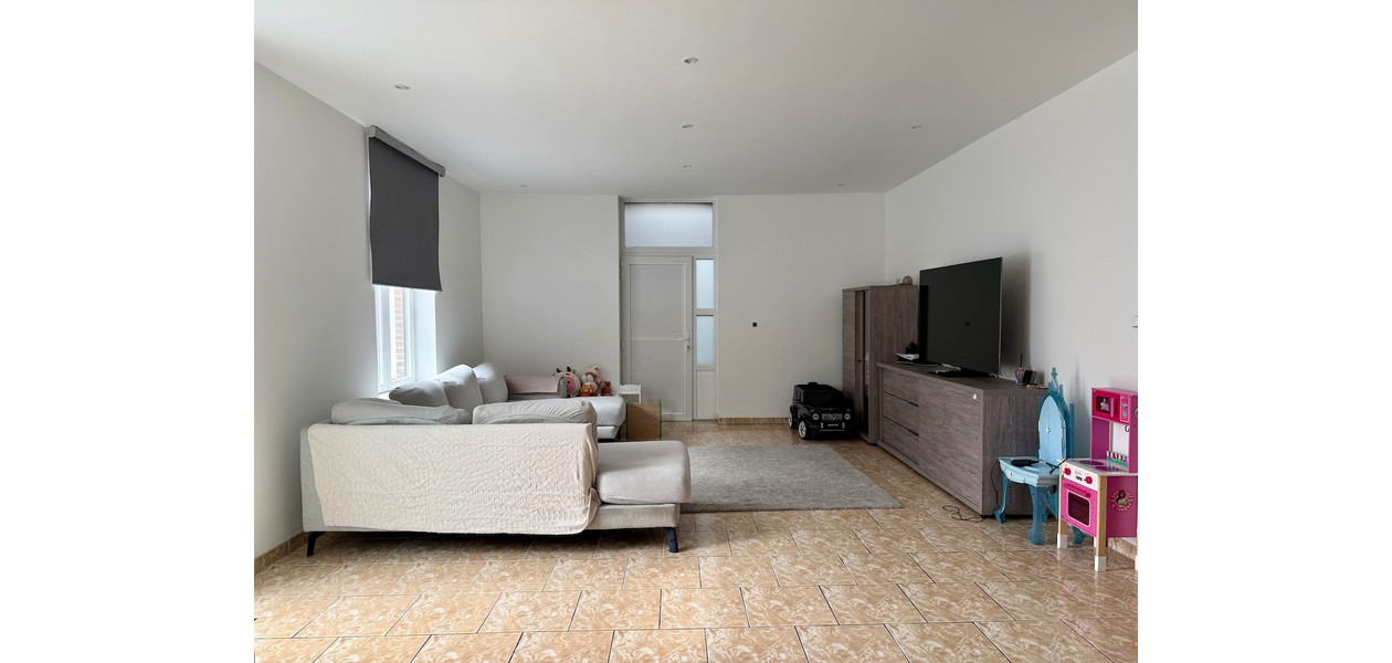 IMMENSE FAMILIEWONING - 5 SLPKMRS - TUIN - GARAGE