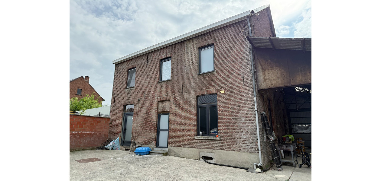 IMMENSE FAMILIEWONING - 5 SLPKMRS - TUIN - GARAGE