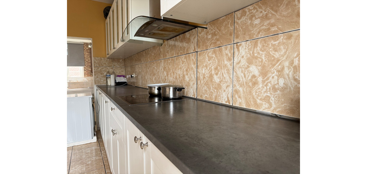 IMMENSE FAMILIEWONING - 5 SLPKMRS - TUIN - GARAGE