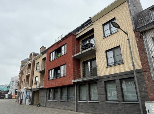 RUIM GELIJKVLOERS APPARTEMENT MET 2 SLPKMRS EN ZONNETERRAS
