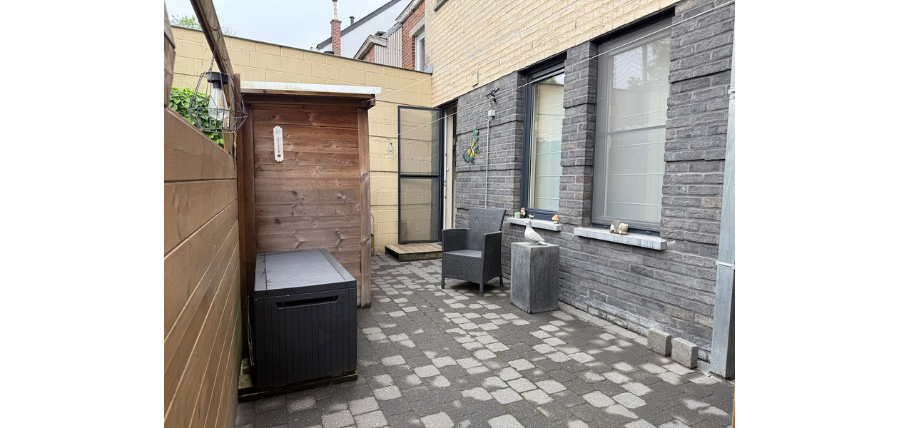 RUIM GELIJKVLOERS APPARTEMENT MET 2 SLPKMRS EN ZONNETERRAS