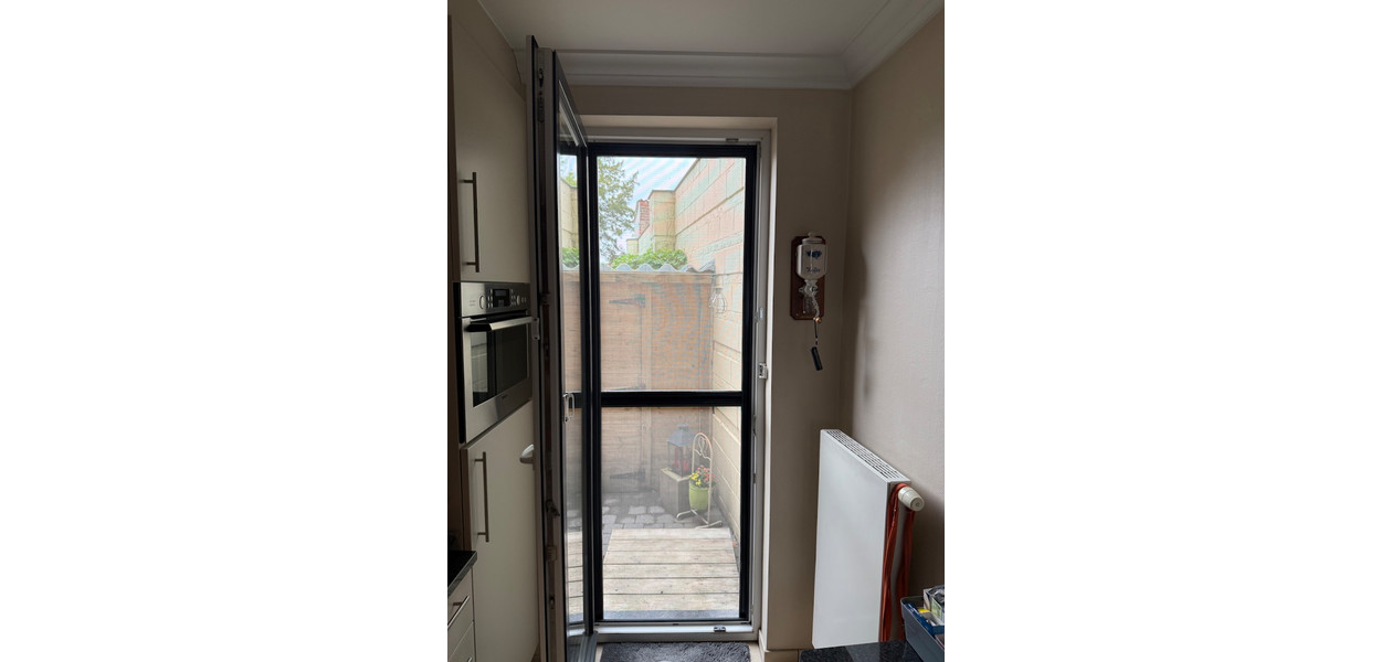 RUIM GELIJKVLOERS APPARTEMENT MET 2 SLPKMRS EN ZONNETERRAS