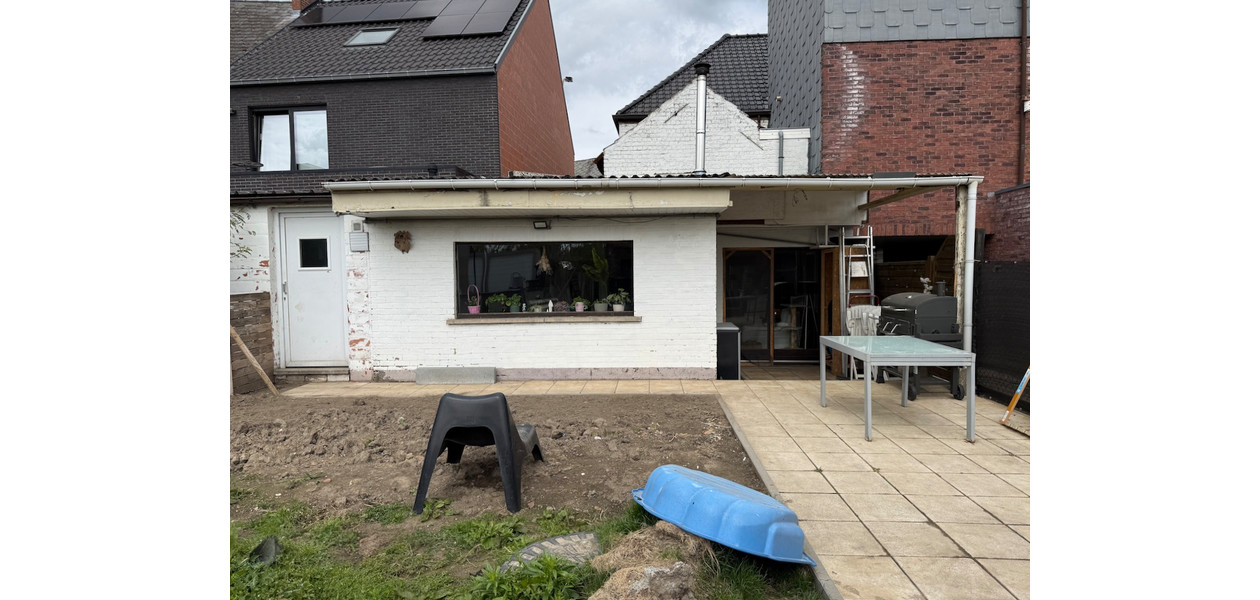 GEZELLIGE FAMILIALE WONING MET 3 SLPKMRS EN LEUKE TUIN