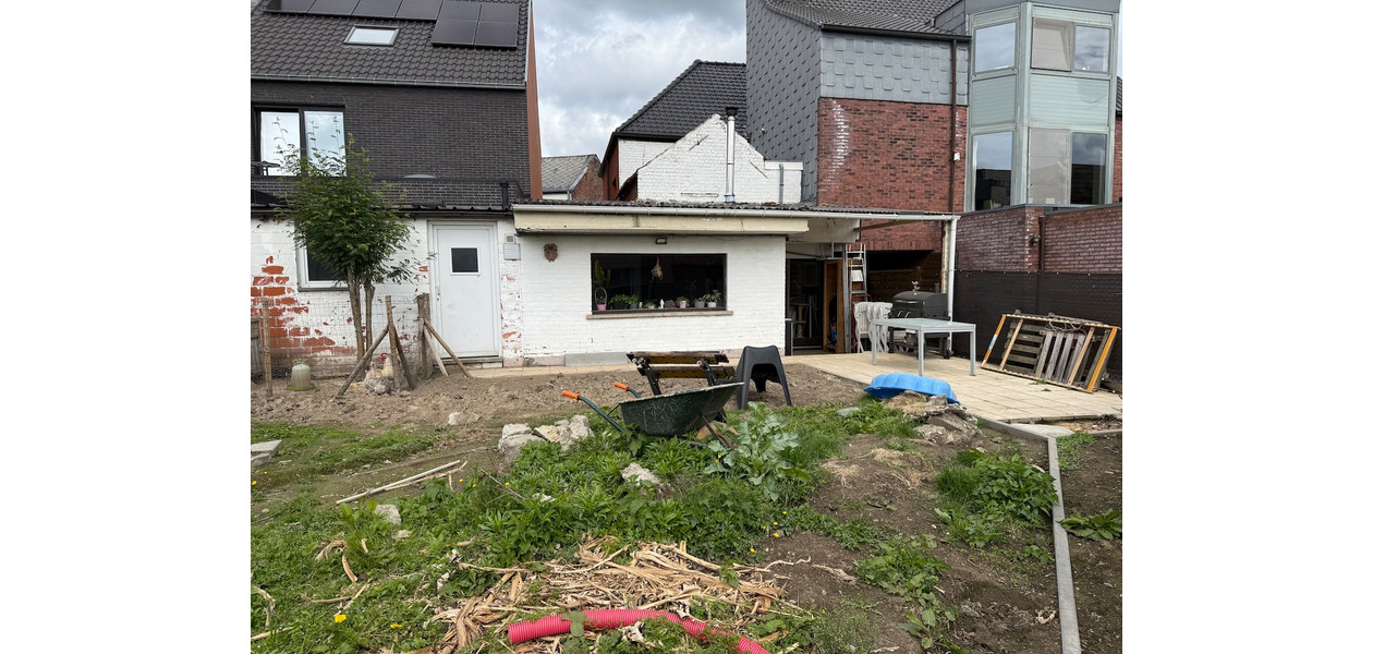 GEZELLIGE FAMILIALE WONING MET 3 SLPKMRS EN LEUKE TUIN
