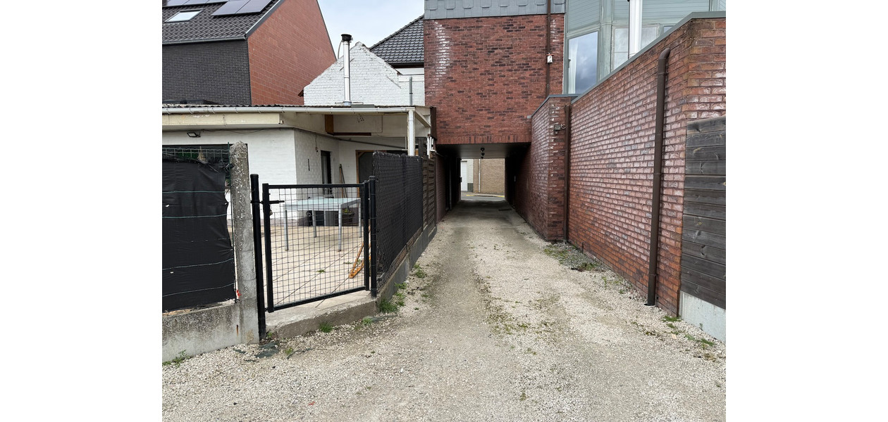 GEZELLIGE FAMILIALE WONING MET 3 SLPKMRS EN LEUKE TUIN