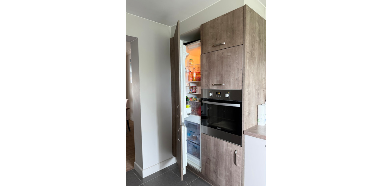 VOLLEDIG GERENOVEERDE BEL-ETAGE MET 3 SLAAPKAMERS, GARAGE EN TUIN