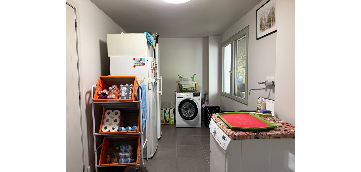 VOLLEDIG GERENOVEERDE BEL-ETAGE MET 3 SLAAPKAMERS, GARAGE EN TUIN