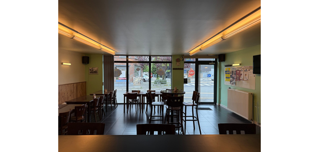 GOED DRAAIENDE HANDELSZAAK IN VOLLE CENTRUM