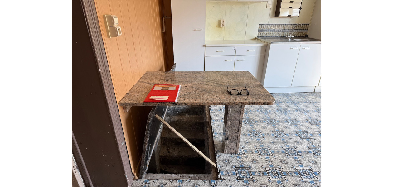 TE RENOVEREN FAMILIALE WONING OP 100 M VAN HET STATION