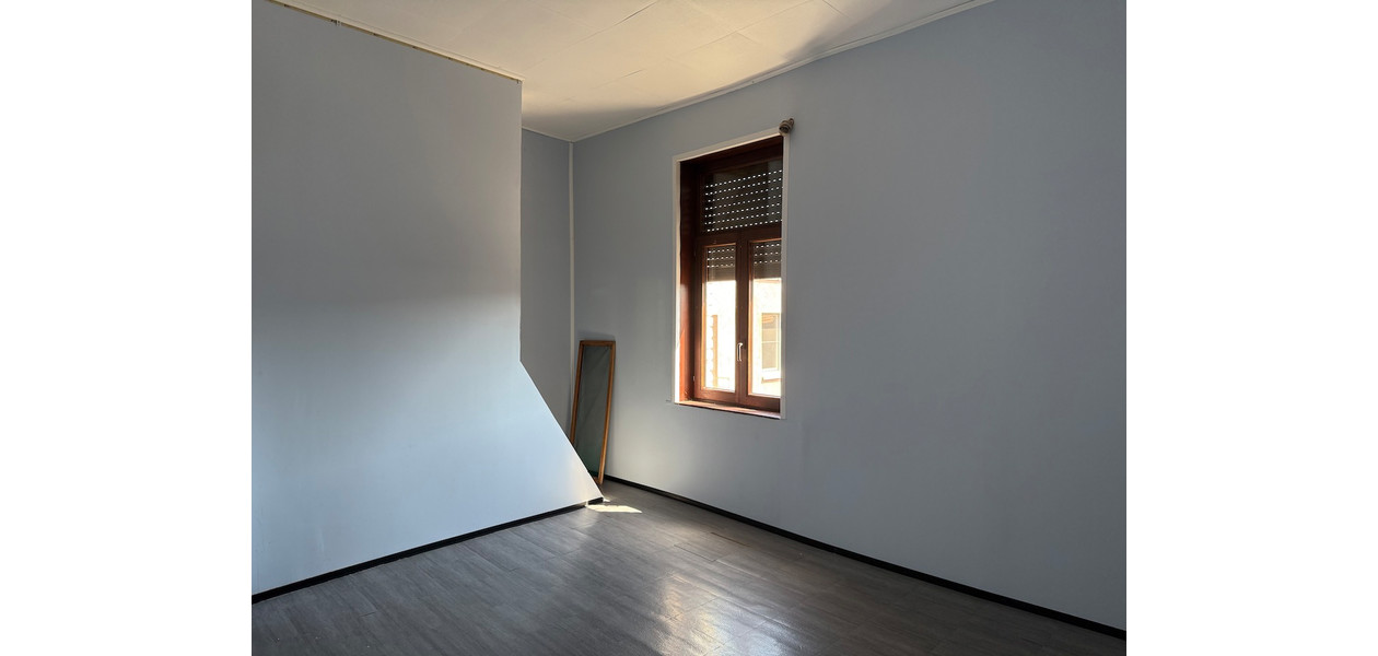 TE RENOVEREN FAMILIALE WONING OP 100 M VAN HET STATION