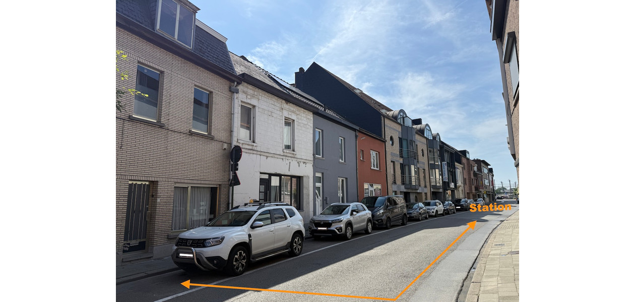 TE RENOVEREN FAMILIALE WONING OP 100 M VAN HET STATION