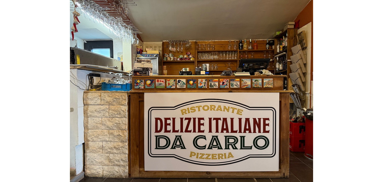 VOLLEDIG INGERICHT ITALIAANS RESTAURANT/PIZZERIA OP EEN TOP LOKATIE
