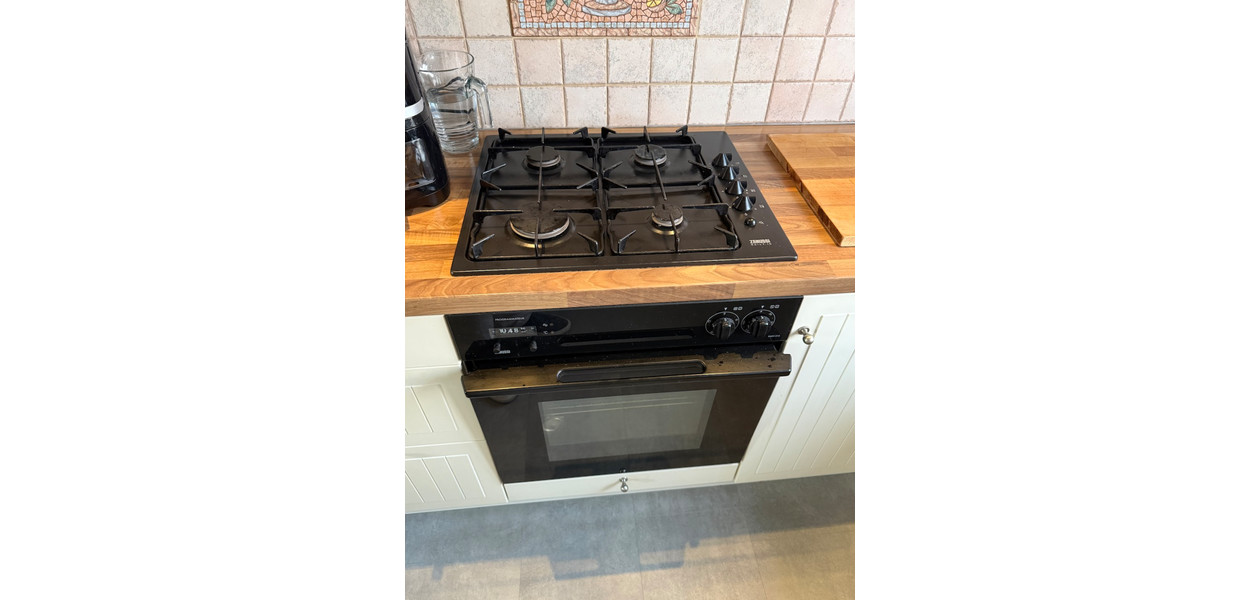 SUPER CHARMANTE GERENOVEERDE STARTERSWONING MET TUIN & GARAGE