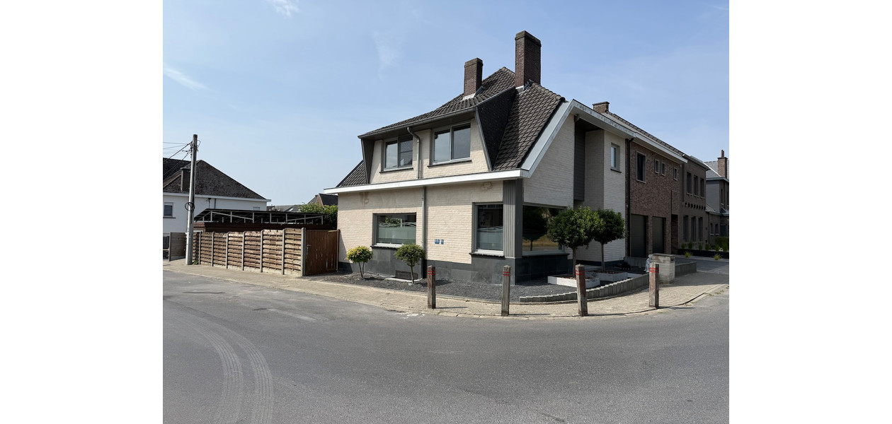 STIJLVOLLE HOB, UITERST RUSTIG GELEGEN, 3 SLPKMRS, GAR & TUIN