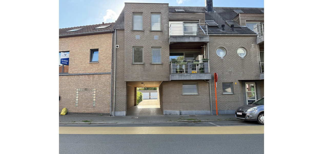 GARAGEBOX IN VOLLE CENTRUM. BEVEILIGDE SITE
