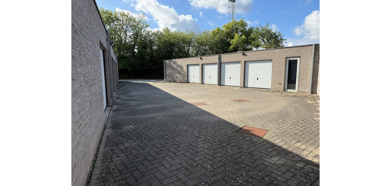 GARAGEBOX IN VOLLE CENTRUM. BEVEILIGDE SITE